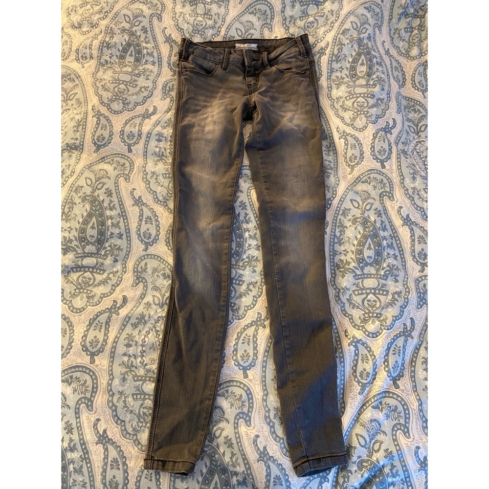 Free People Distressed Grey Skinny Jeans | Size 24 - Picture 2 of 9